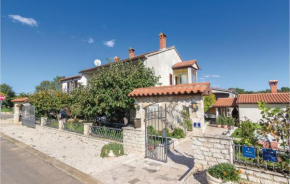 Cozy Apartment In Porec With Kitchen